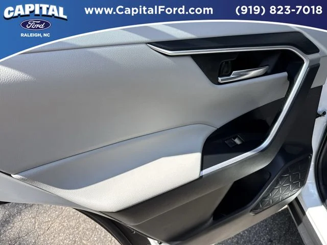 Used 2023 White Toyota XLE image 17