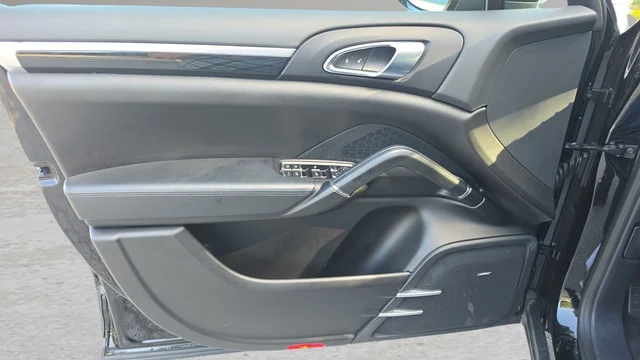 Used 2018 Black Porsche Base image 39