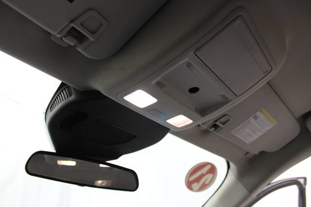 Used 2021  Ford SE image 24