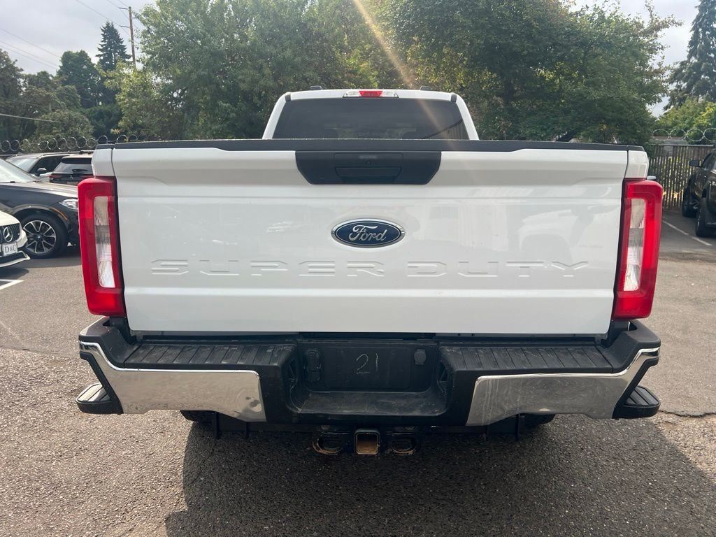 Used 2023  Ford  image 6