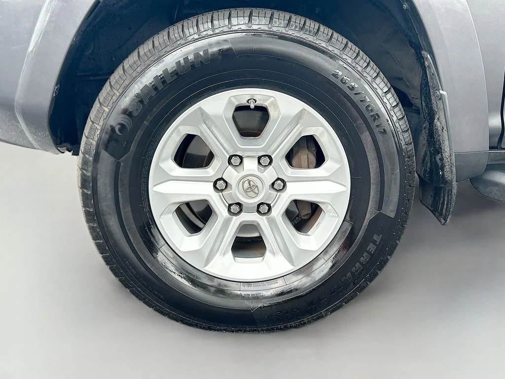 Used 2021 Magnetic Gray Metallic Toyota SR5 Premium image 9