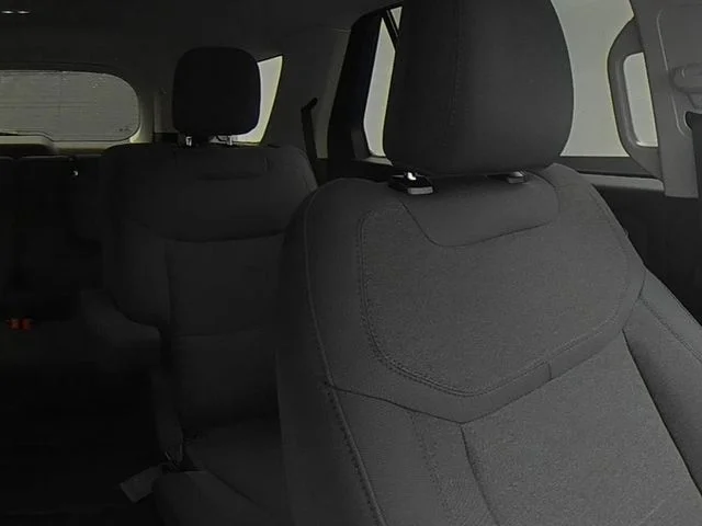 Used 2025 Black Ford Active image 33