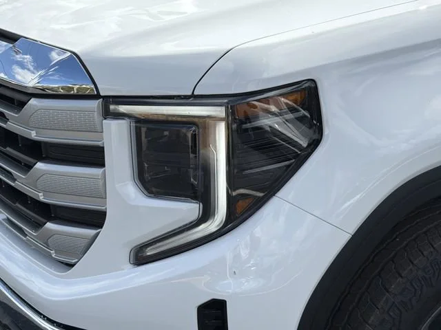 New 2026 Summit White GMC SLE image 9
