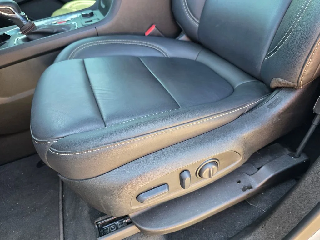 Used 2023 Iridescent Pearl Tricoat Chevrolet LT Leather image 12
