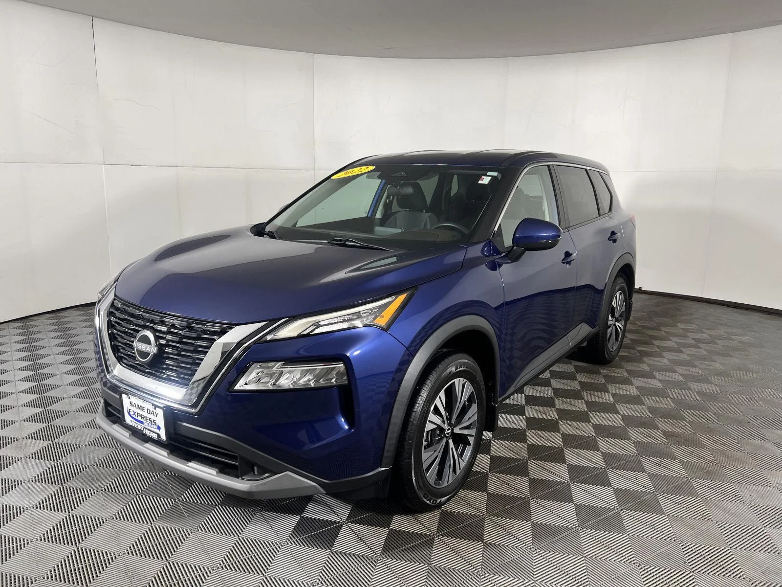 Used 2022 Caspian Blue Metallic Nissan SV image 3