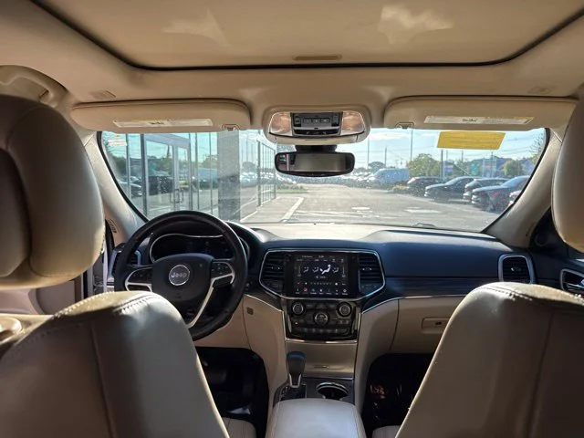 Used 2019 White Jeep Limited image 15