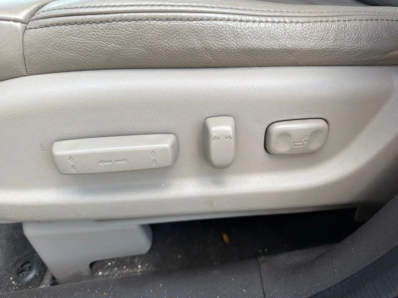 Used 2012 White Honda EX-L image 13