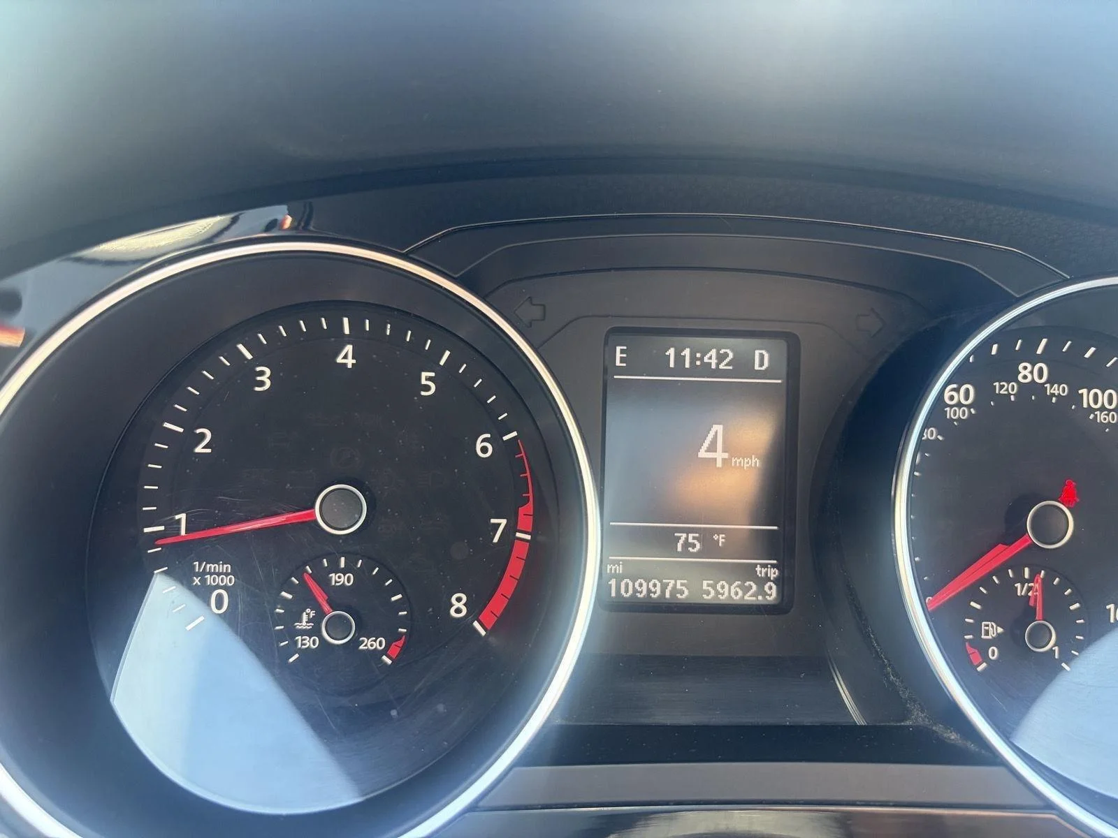 Used 2018 GRAY VOLKSWAGEN SEL image 3