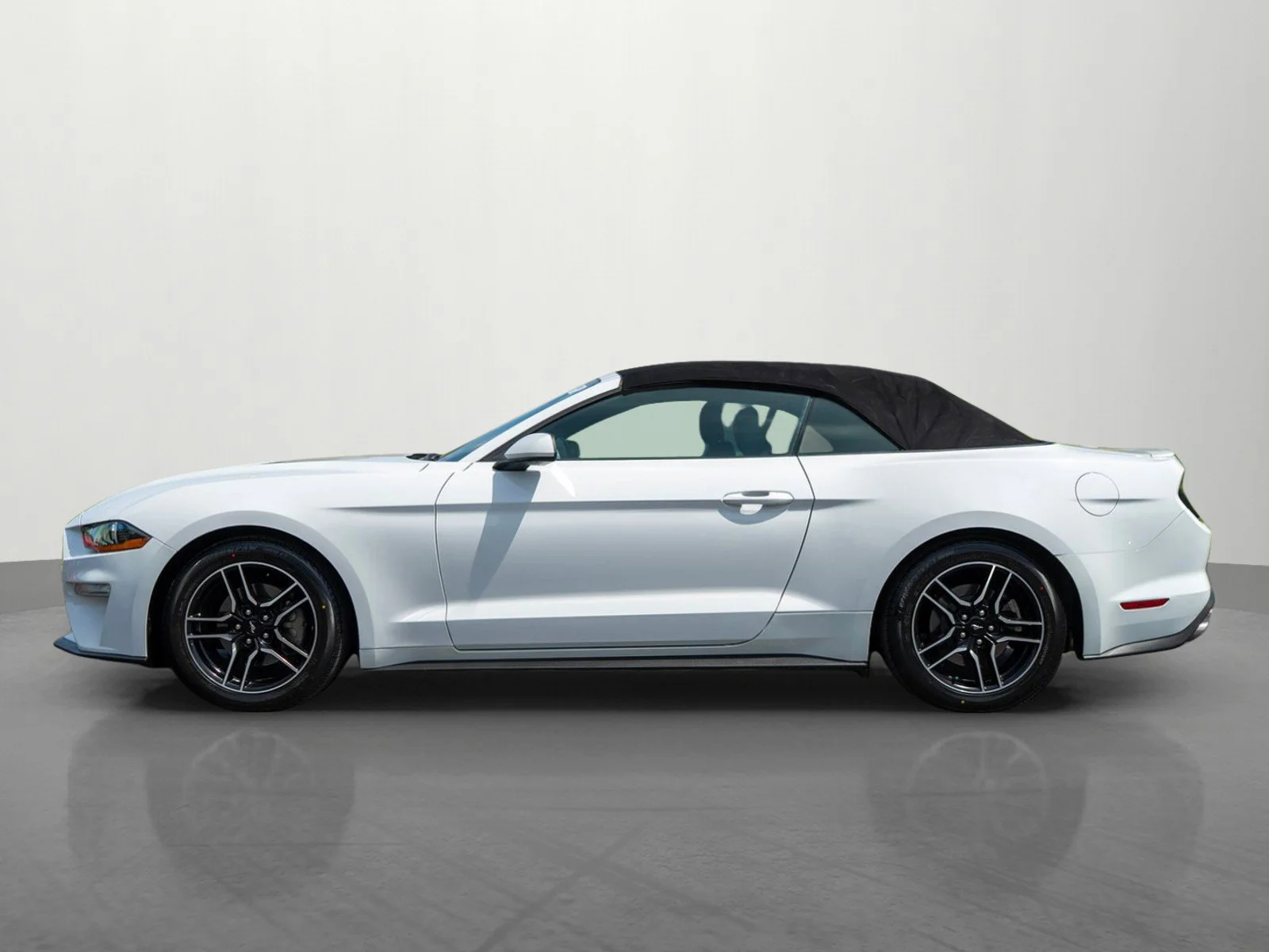 Used 2022 Oxford White Ford EcoBoost Premium image 4