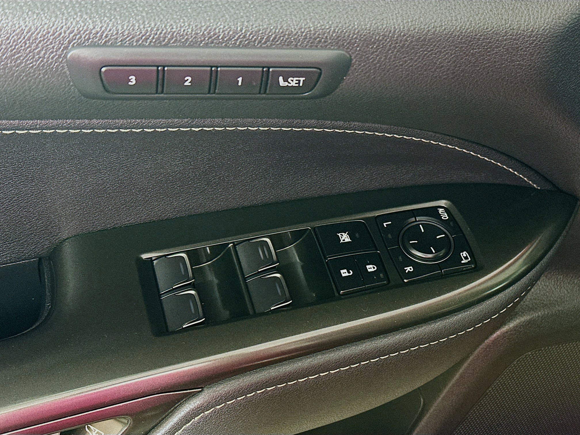 2022 Lexus NX Hybrid 350h - Photo 17