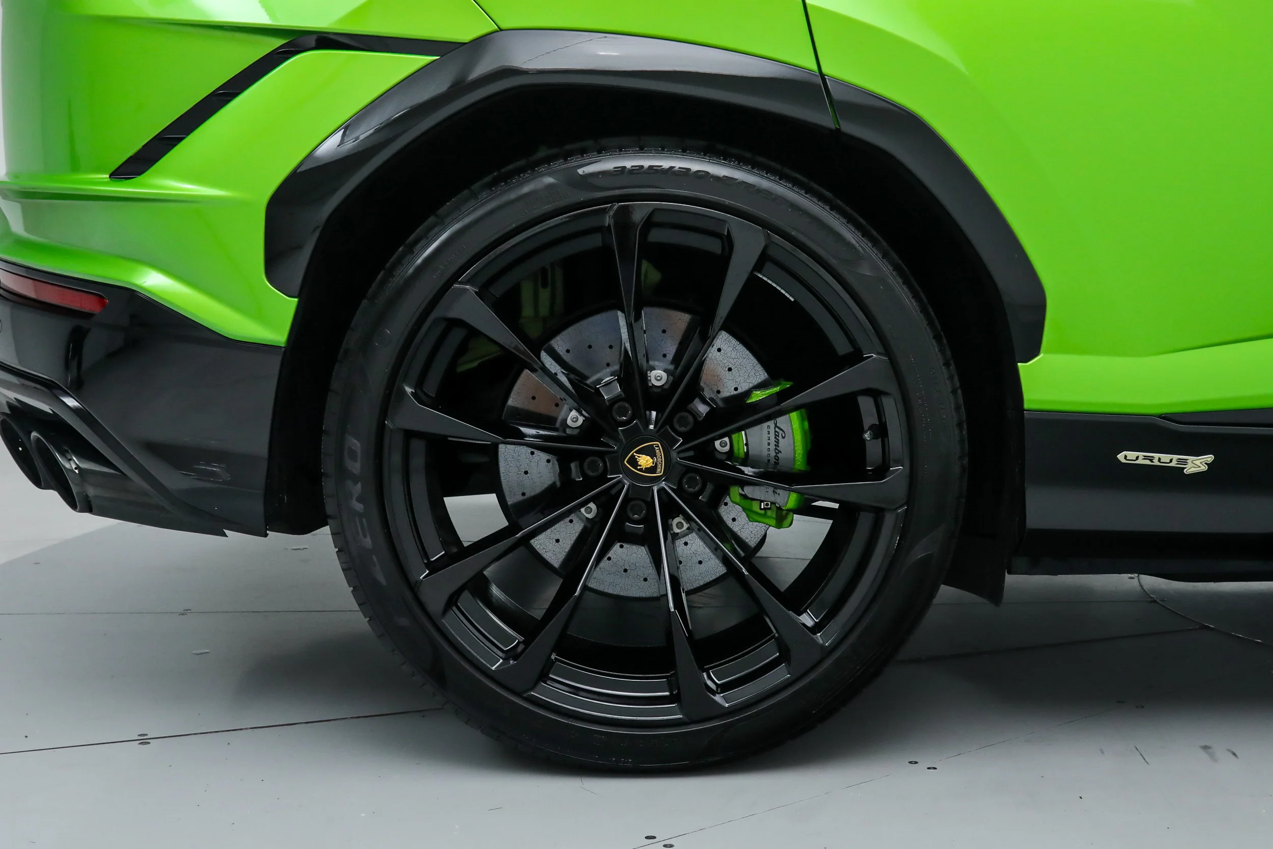 Used 2024 Green Lamborghini S image 41