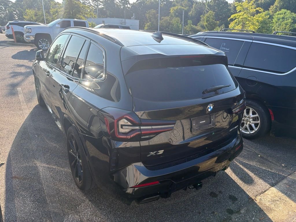 Used 2023 Black BMW sDrive30i image 4