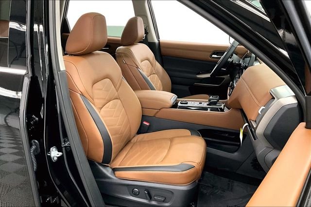 New 2025 Super Black Nissan Platinum image 36