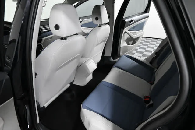 New 2026 Deep Black Pearl Volkswagen SE image 13