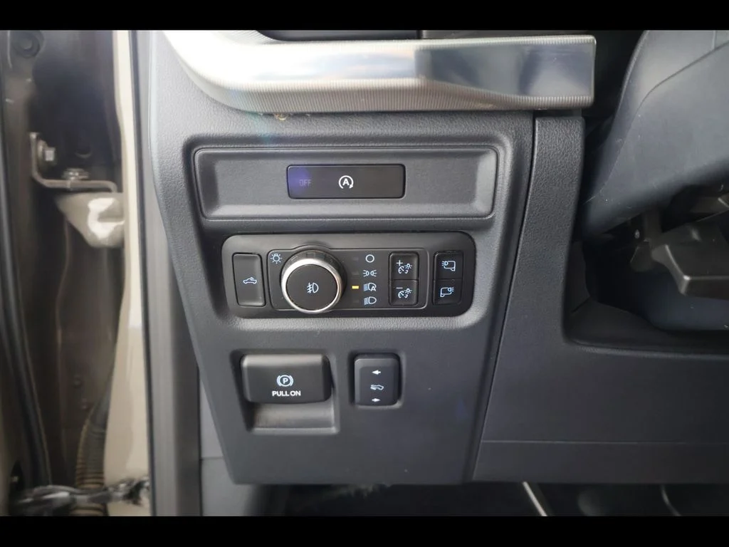Used 2025 Gray Ford Lariat image 26