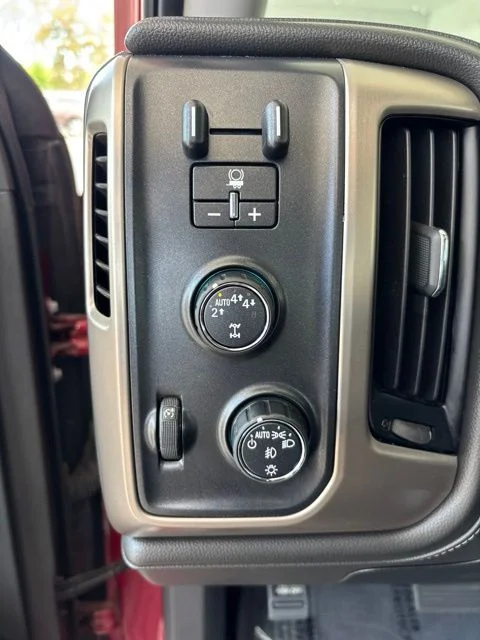 Used 2018 Red GMC Denali image 18