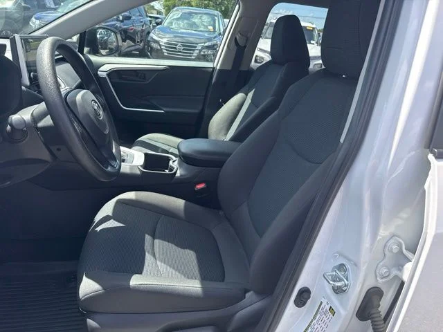 Used 2025 White Toyota LE image 21