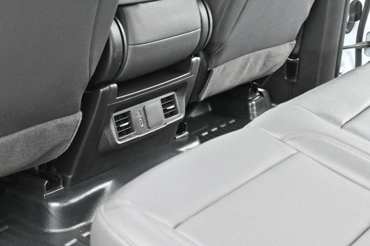 Used 2025 Summit White GMC Pro image 28
