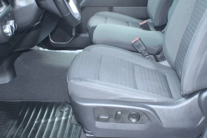 Certified Used 2023 SUMMIT WHITE GMC SLE image 16