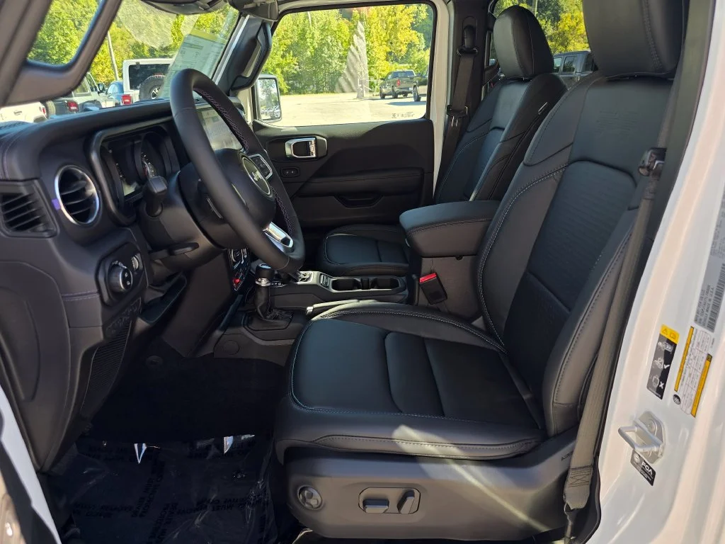 New 2026 White/off-white Jeep Sport image 4