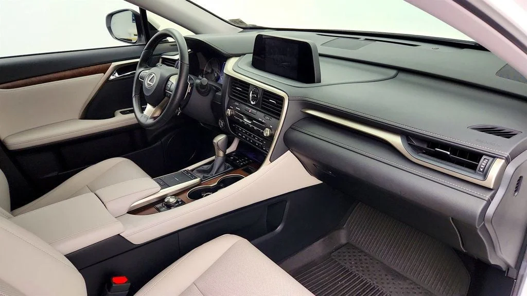 Used 2022 Eminent White Pearl Lexus RX 350L AWD w/ Premium Package & Heated/Ventilated Seats image 25