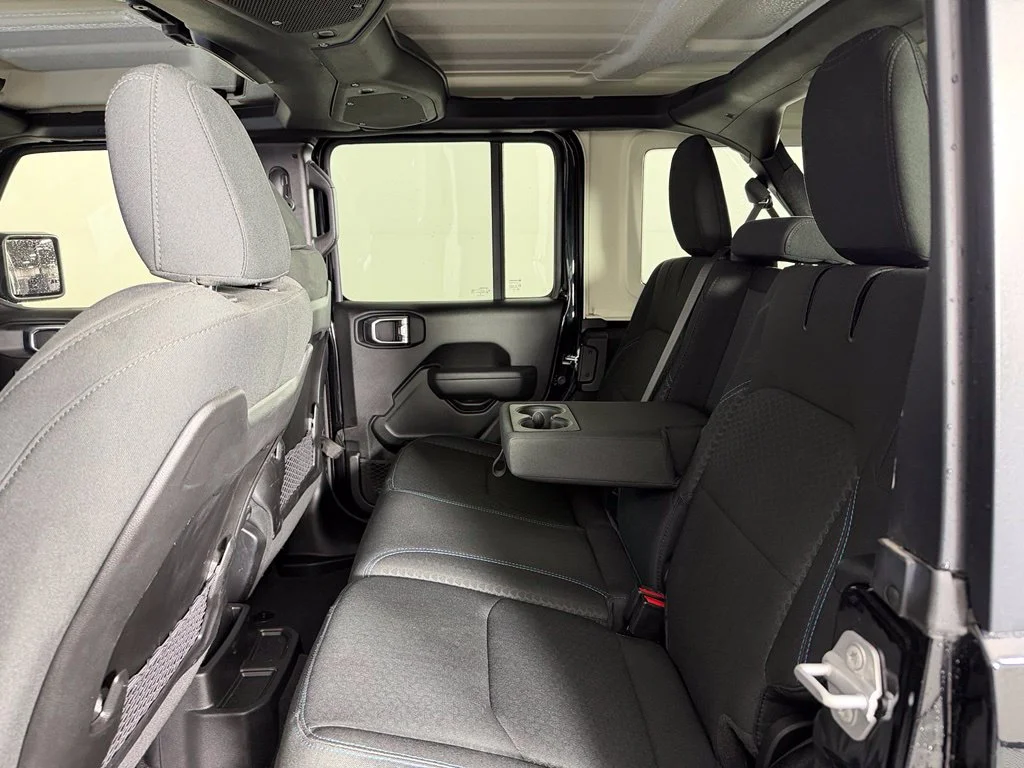 Certified Used 2025 Black Jeep Rubicon 4xe image 18