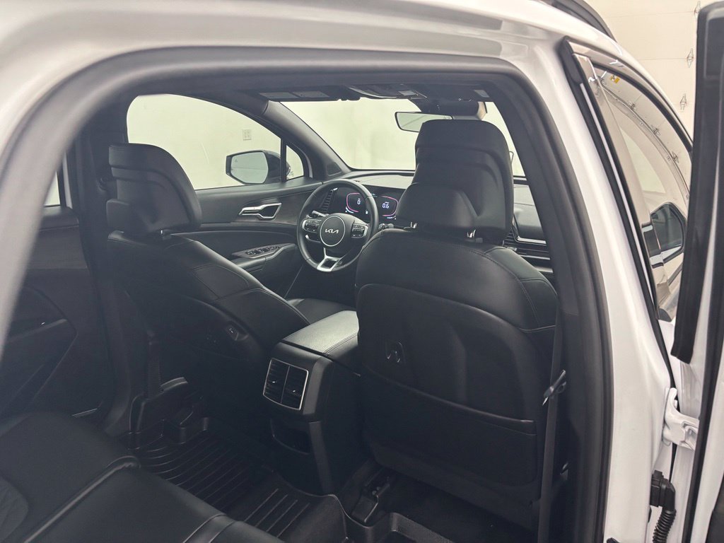 Used 2023 White Kia X-Line image 41