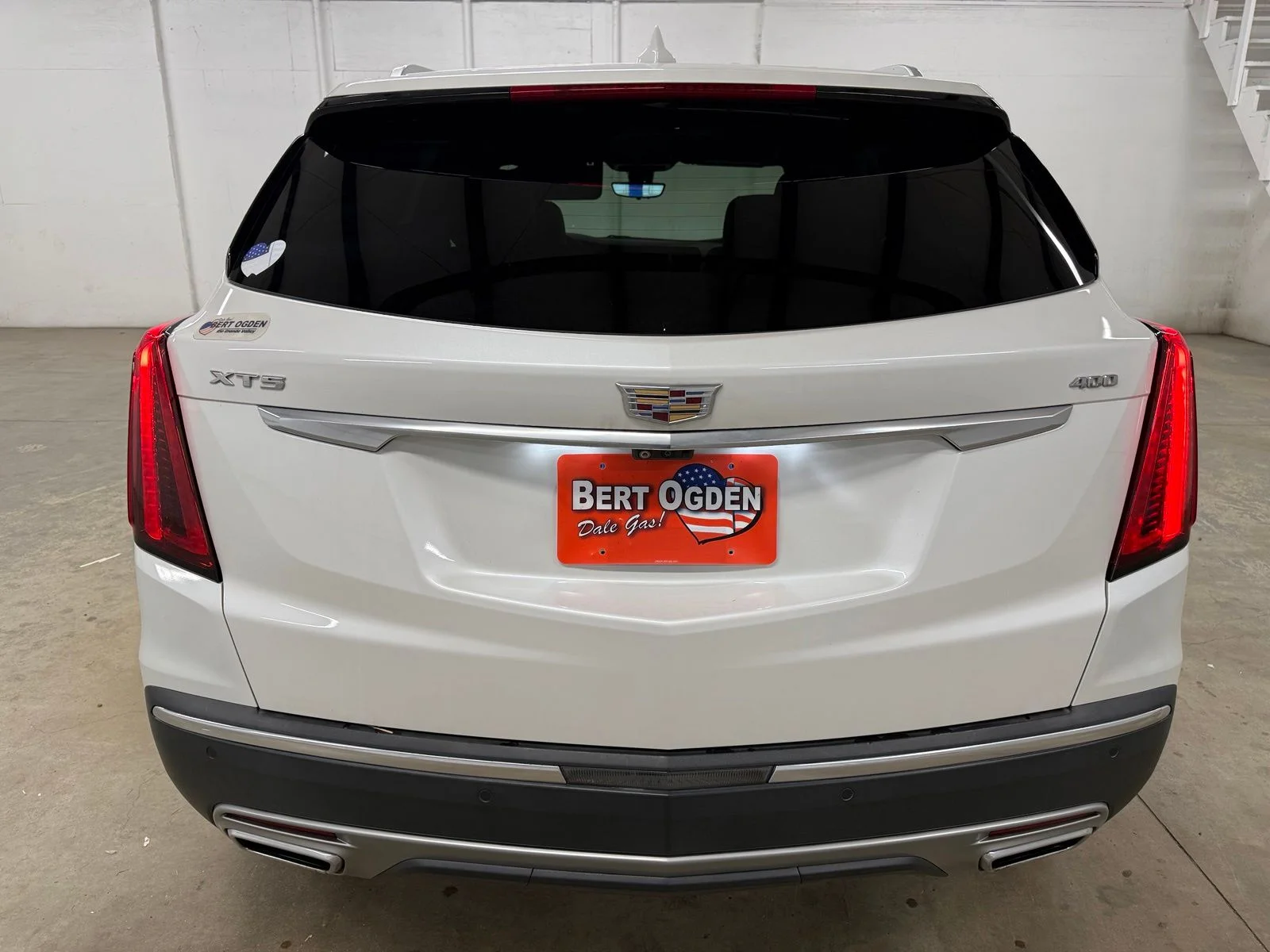 Used 2022 White Cadillac Premium Luxury image 7