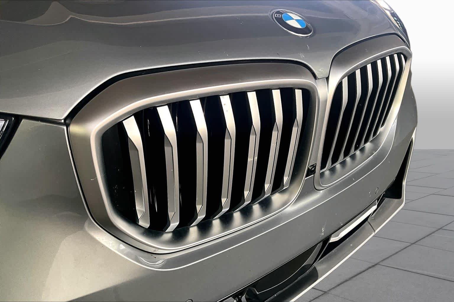 Used 2024 Skyscraper Grey Metallic BMW sDrive40i image 27