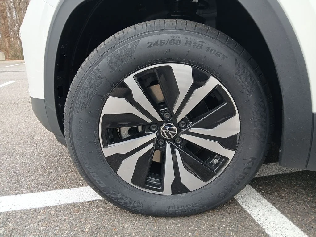 New 2026 White Volkswagen 2.0T SE image 25