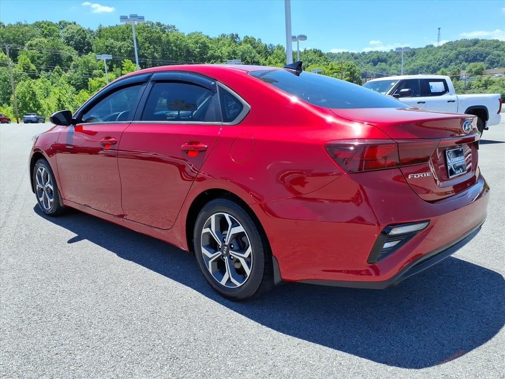 Used 2020 Currant Red Kia LXS image 3