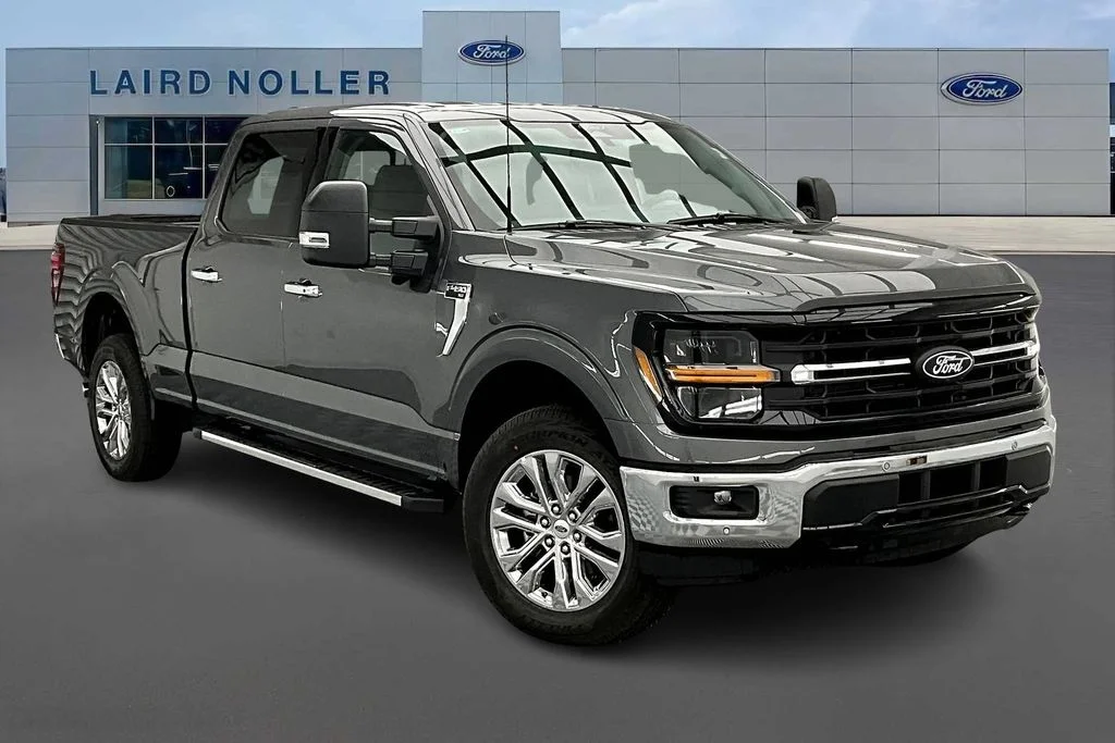 New 2025 Gray Metallic Ford XLT image 2