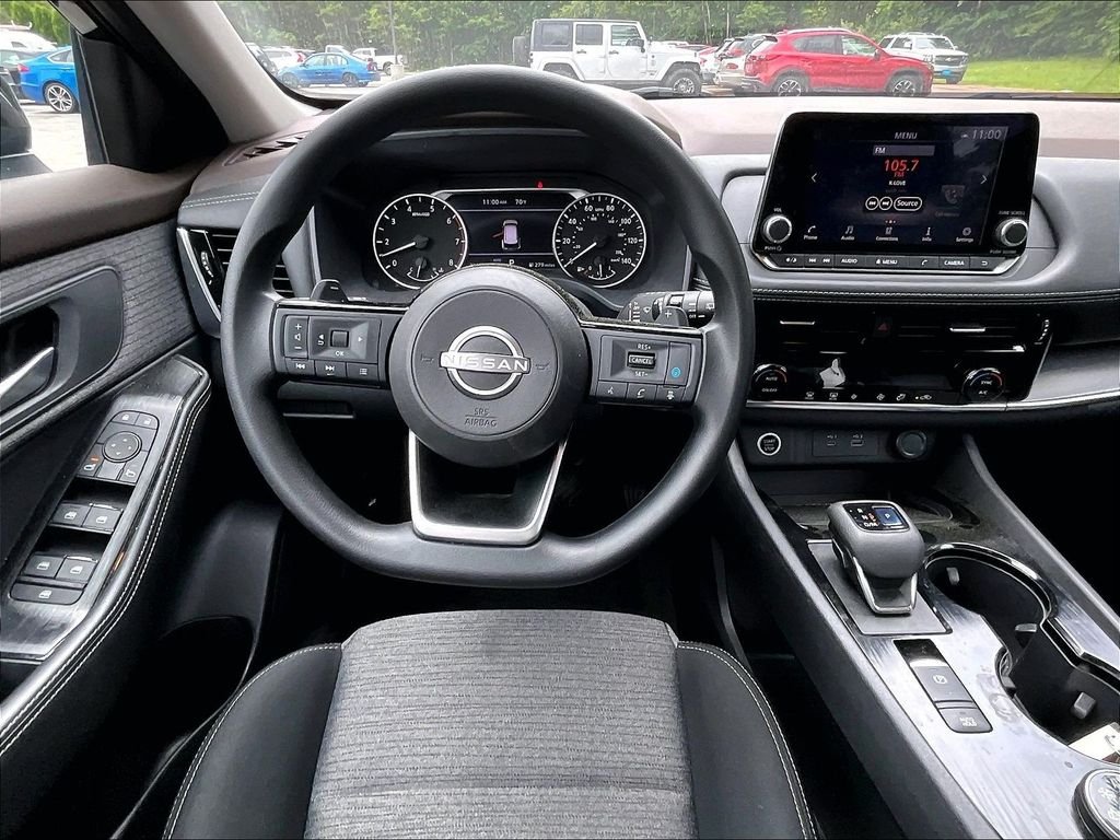 Used 2022 Super Black Nissan SV image 17