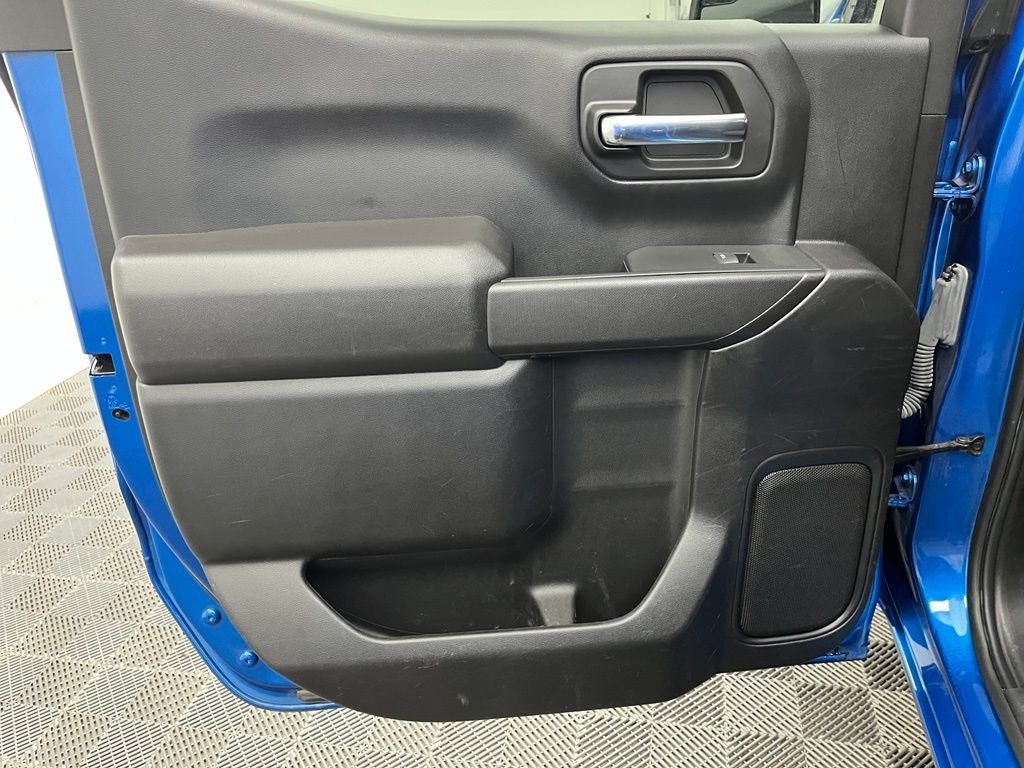 Used 2022 Glacier Blue Metallic Chevrolet Custom image 29