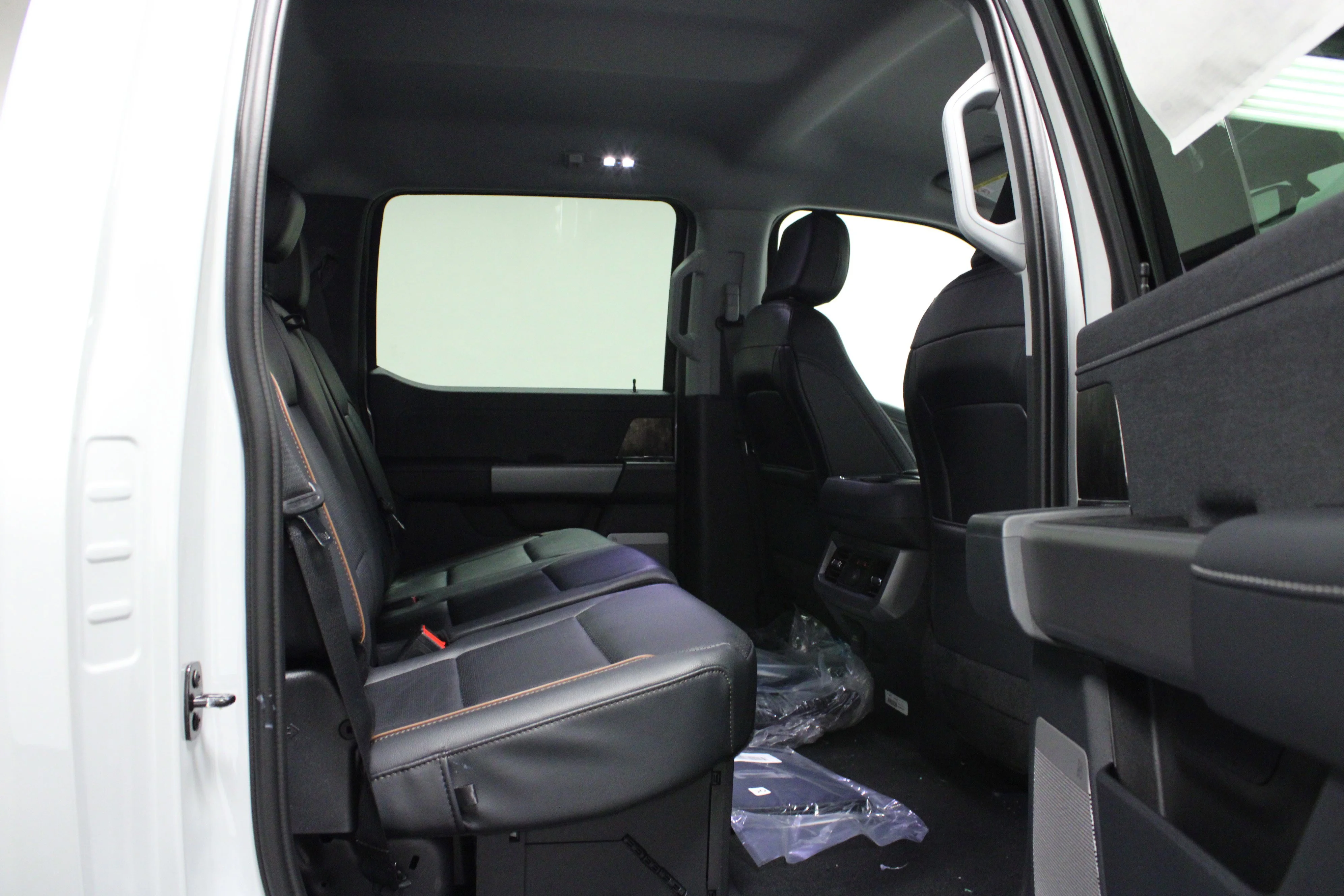 New 2026 Avalanche Ford F-350® Lariat® image 15