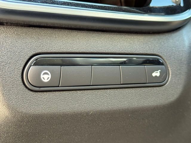 New 2026 MINERAL BLACK INFINITI Luxe FWD image 25