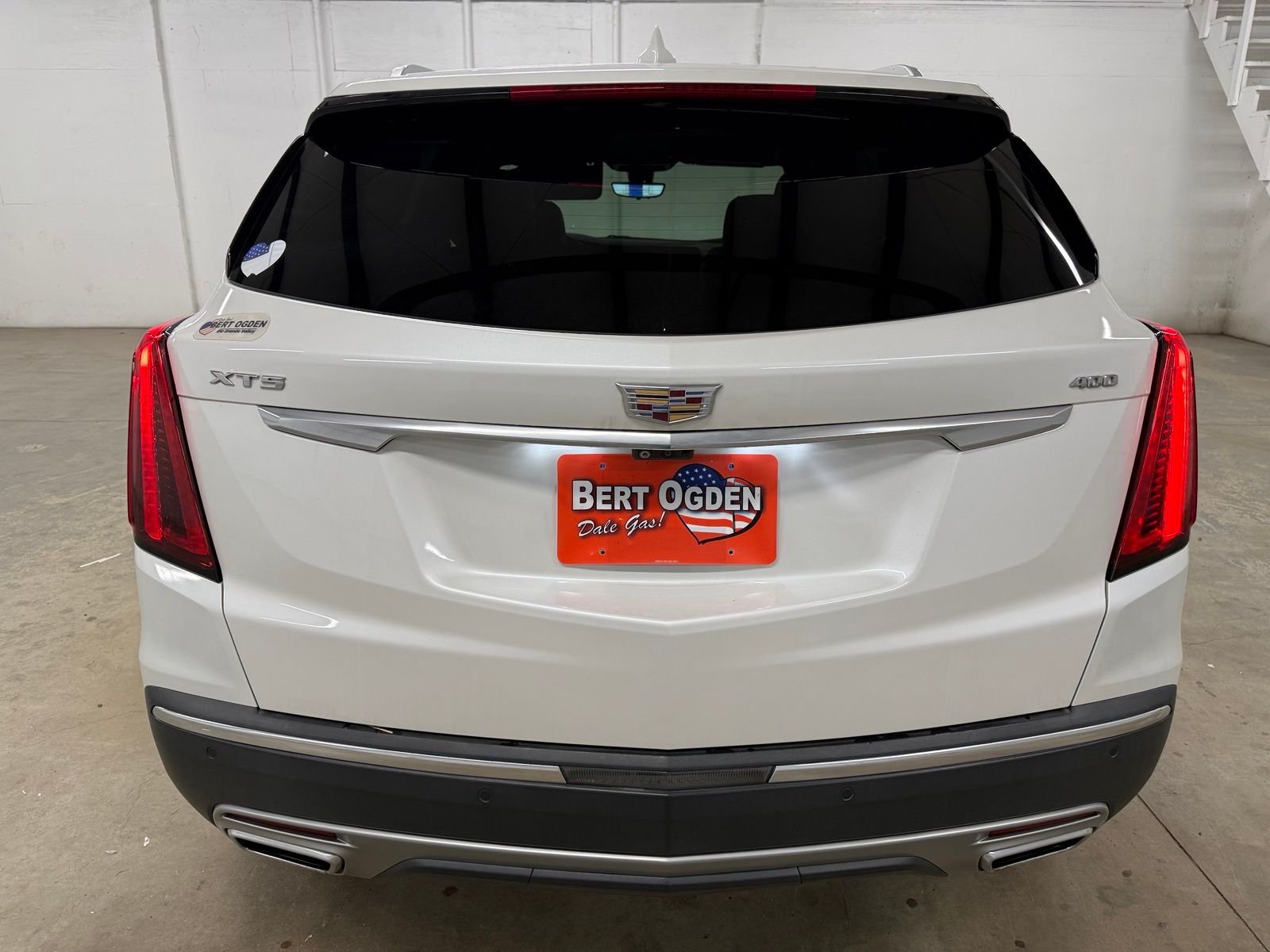 Used 2022 White Cadillac Premium Luxury image 7