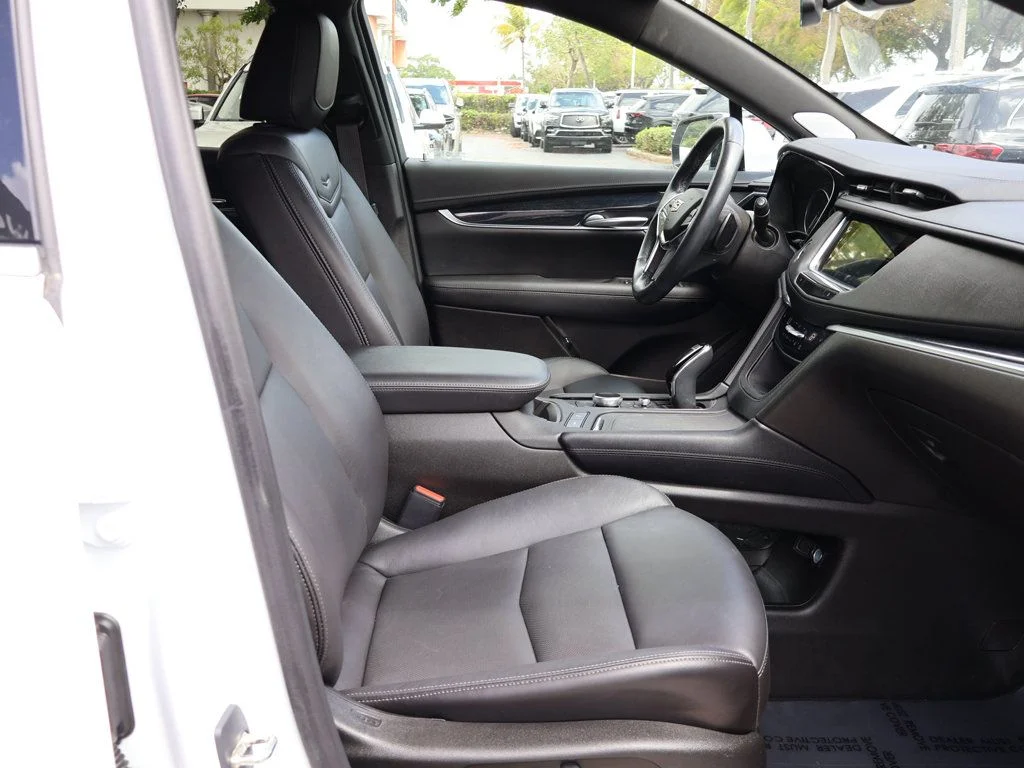 Used 2024 White Cadillac Premium Luxury image 34