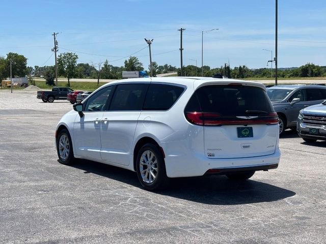 Used 2026 White Chrysler Limited image 3