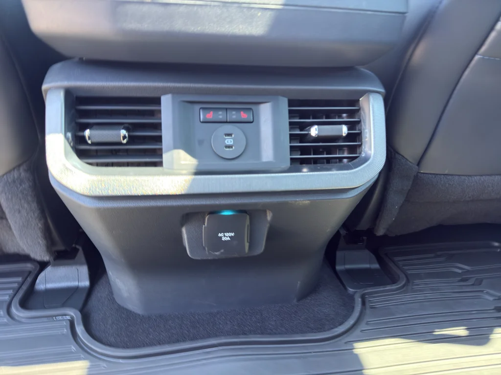 Used 2025 Star White Ford Platinum image 30