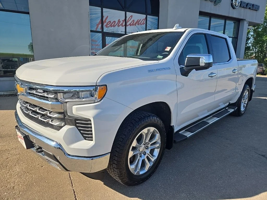 Used 2023 Chevrolet Silverado 1500 LTZ with VIN 2GCUDGED5P1140229 for sale in Kansas City