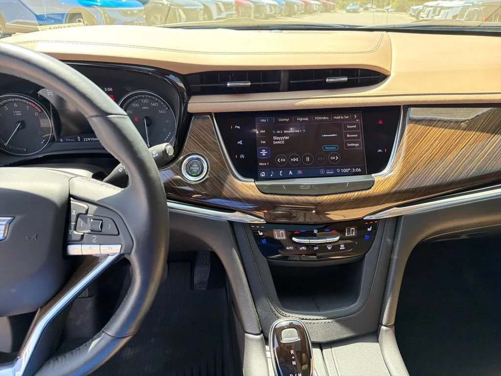 Used 2020 CRYSTAL WHITE TRICOAT Cadillac AWD Premium Luxury image 23