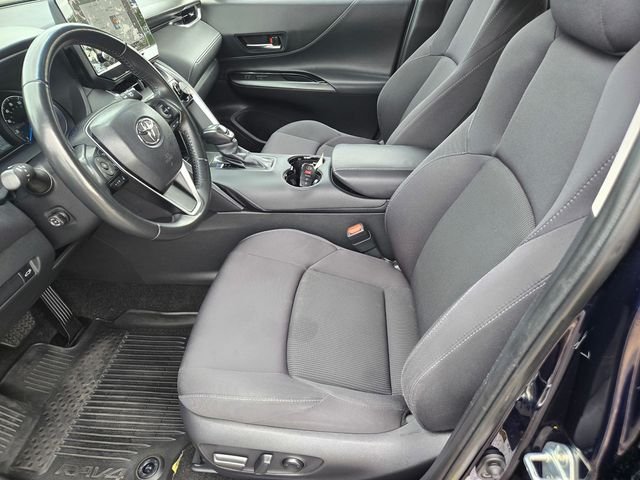 Used 2024  Toyota LE image 15