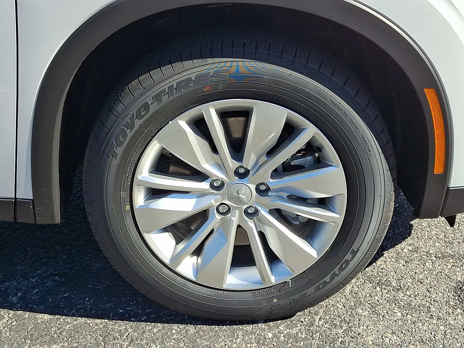 New 2026 White Mitsubishi ES image 10