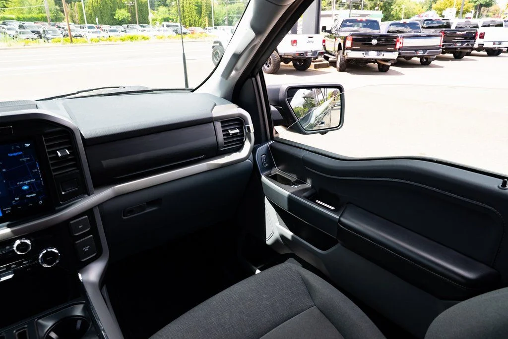 Used 2024 Gray Ford XLT image 10