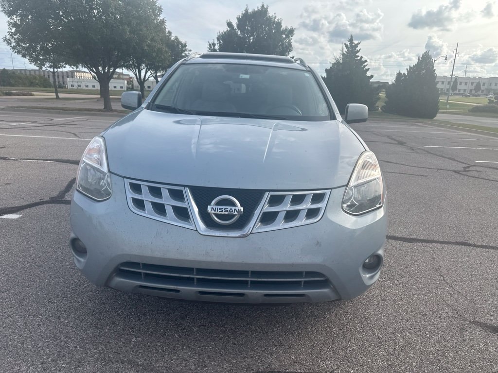 Used 2011 Blue Nissan SV image 2