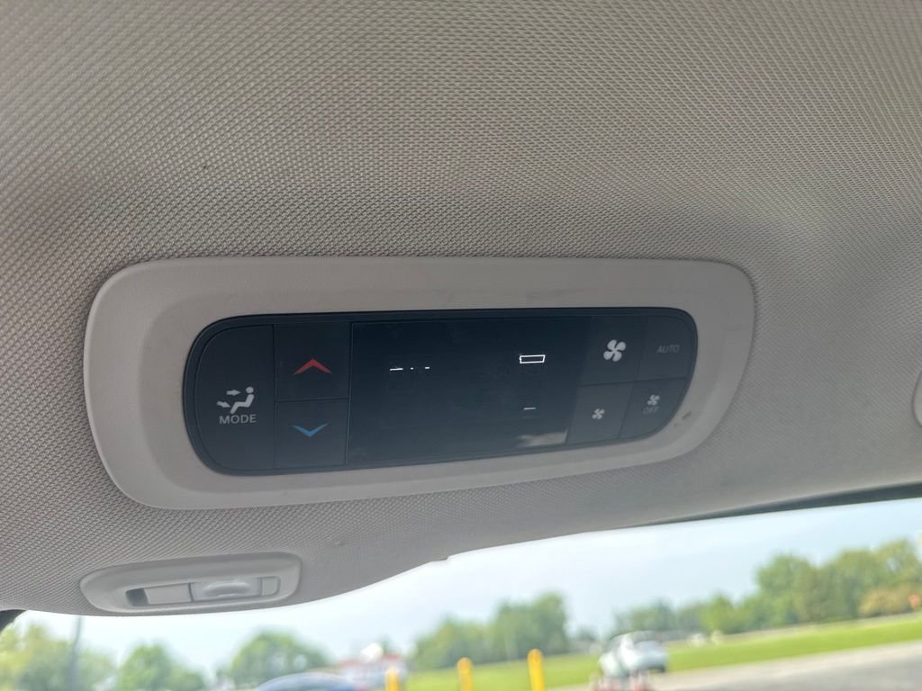 Used 2019 White Chrysler Limited image 15