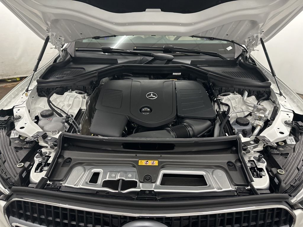 New 2026 Polar White Mercedes-Benz GLC 300 image 32