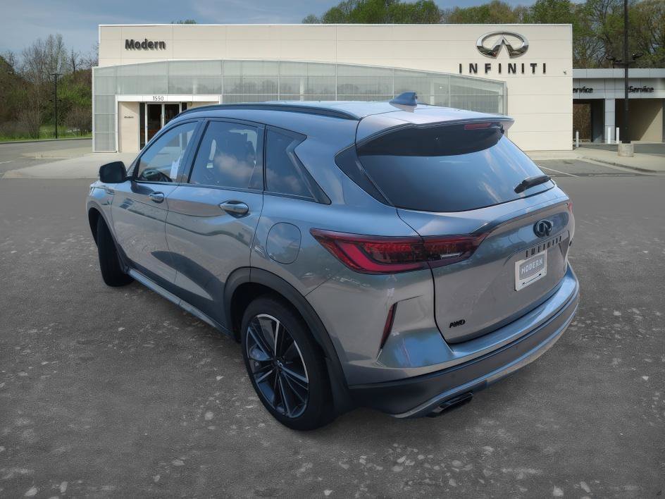 Used 2025 Graphite Shadow INFINITI SPORT image 5