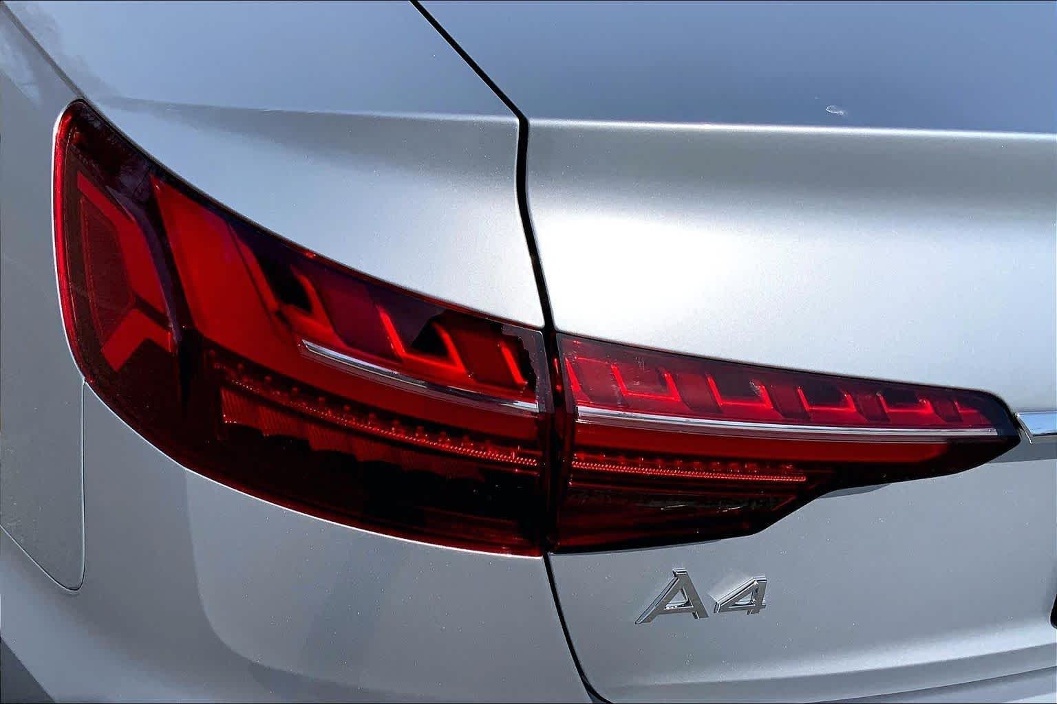 Used 2022 Florett Silver Metallic Audi Premium image 28